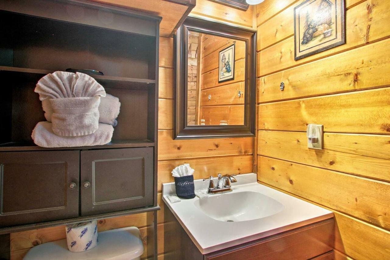River Rush- Cozy Riverfront Cabin 5 Mi To Pigeon Forge سيفيرفيل المظهر الخارجي الصورة