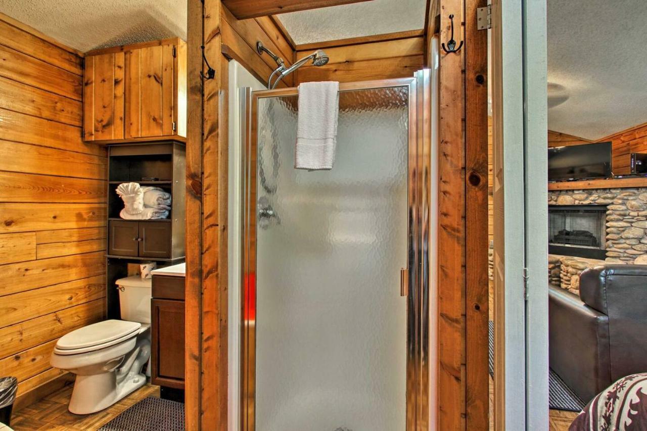 River Rush- Cozy Riverfront Cabin 5 Mi To Pigeon Forge سيفيرفيل المظهر الخارجي الصورة